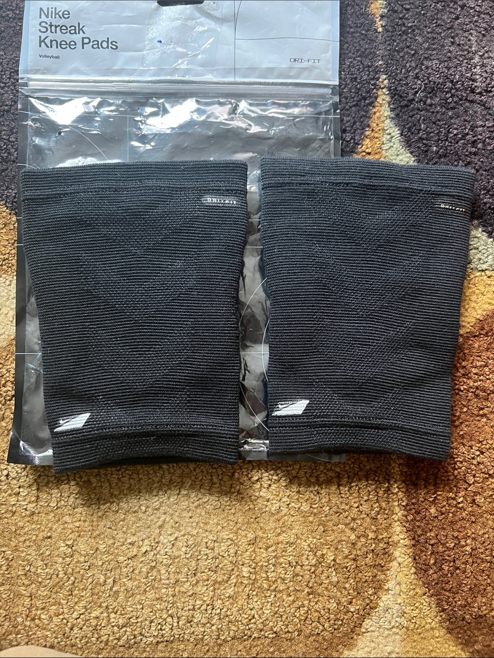 Nike Streak Volleyball knee pads - Picture 3 of 7